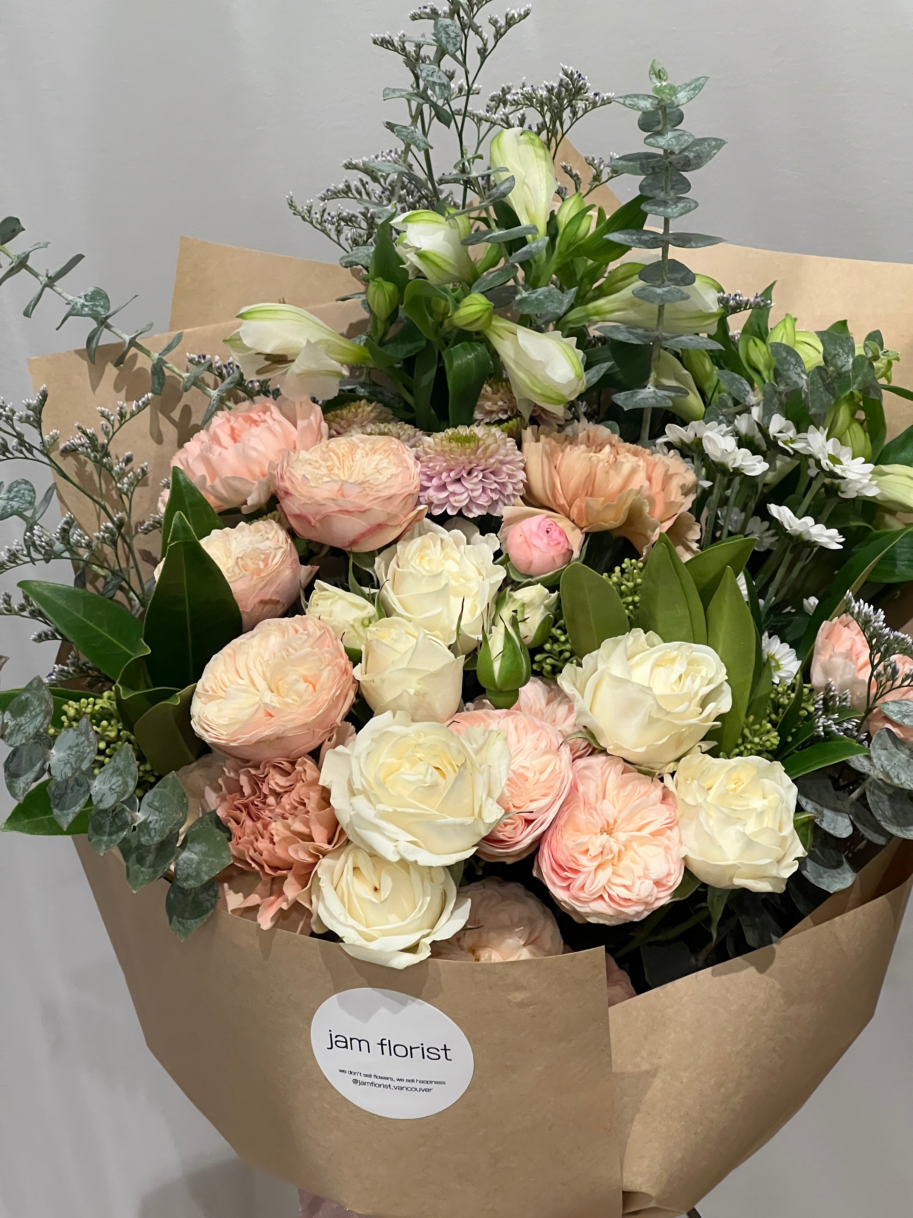 𝐯𝐞𝐫𝐲 𝐝𝐞𝐦𝐮𝐫𝐞, 𝐯𝐞𝐫𝐲 𝐦𝐢𝐧𝐝𝐟𝐮𝐥